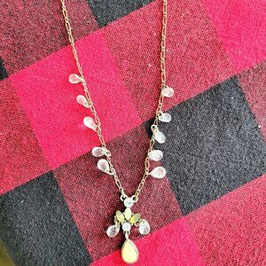 Vintage looking green necklace